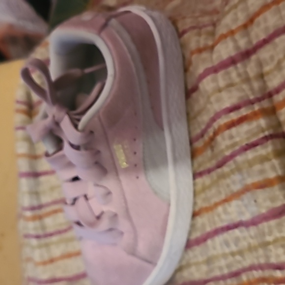 Pink puma kids size thirteen suede runners - Picture 2 of 6